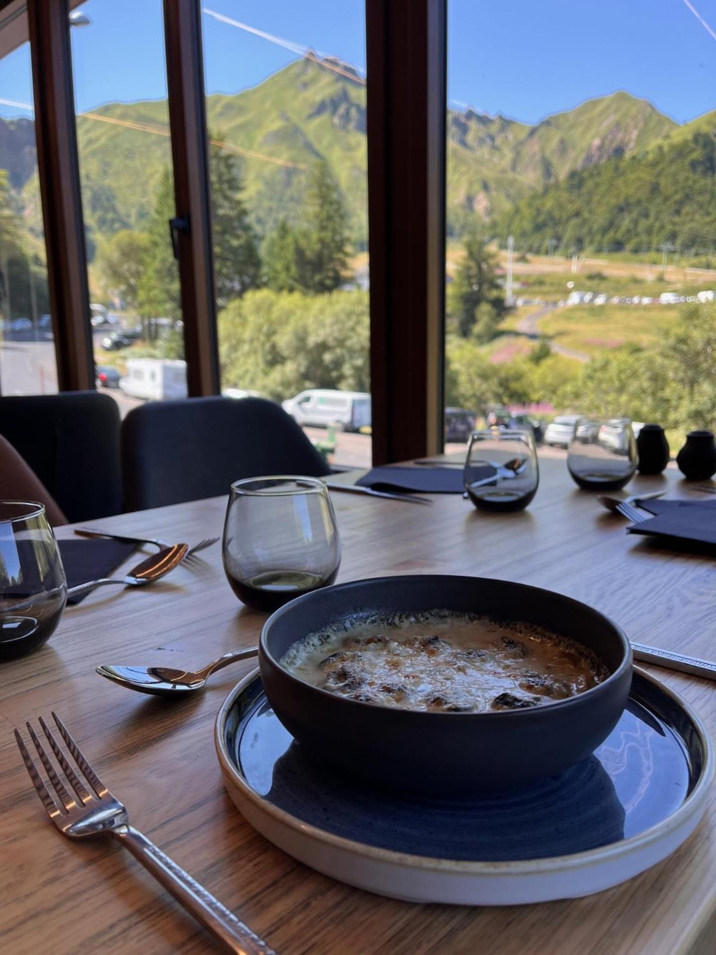 Hotel Du Puy Ferrand , Restaurant La Table De L'Ours Мон-Дор Екстер'єр фото
