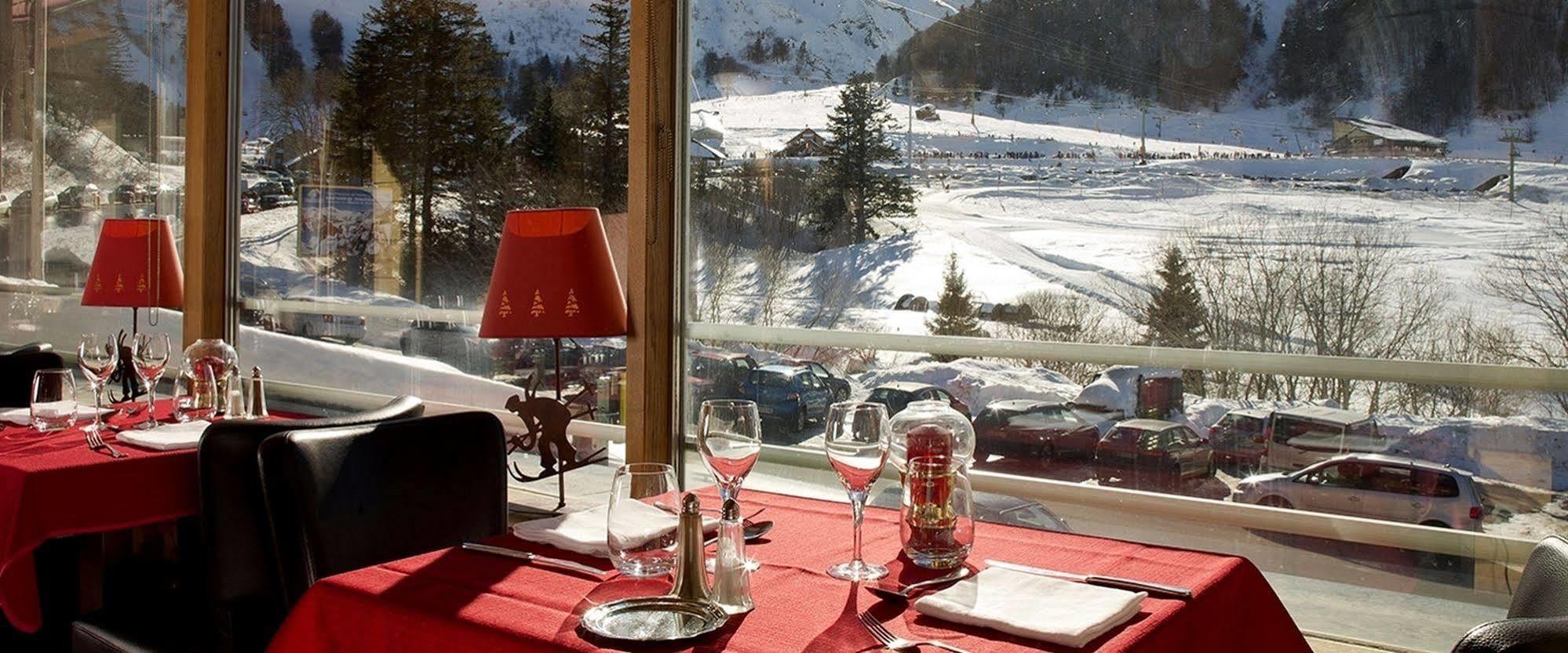 Hotel Du Puy Ferrand , Restaurant La Table De L'Ours Мон-Дор Екстер'єр фото